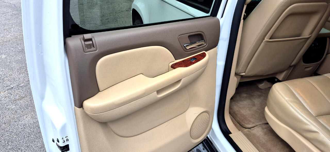 Chevrolet Suburban LT 1500 2WD 2013