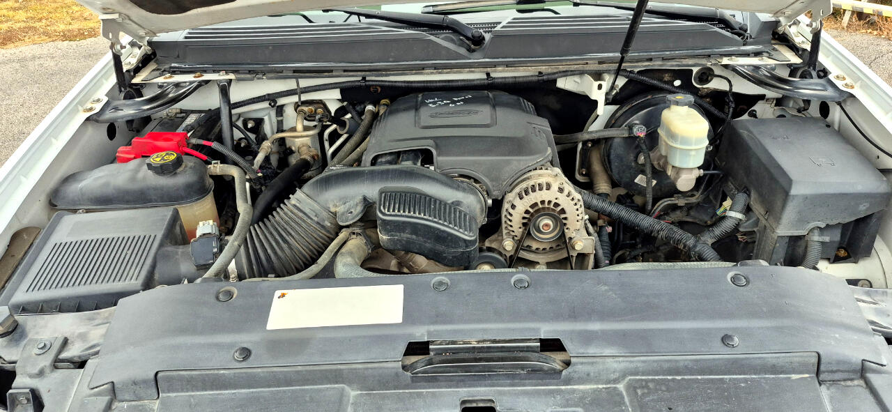 Chevrolet Suburban LT 1500 2WD 2013