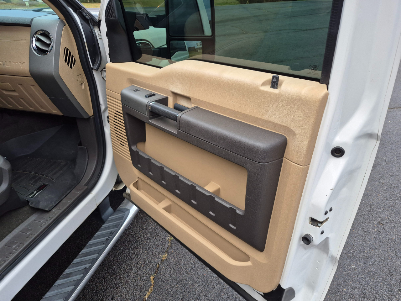 Ford F-250 SD Lariat SuperCab Long Bed 2WD 2012