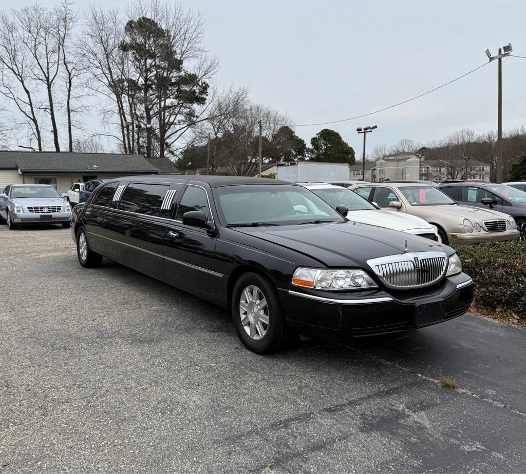 Lincoln Town Car  2008