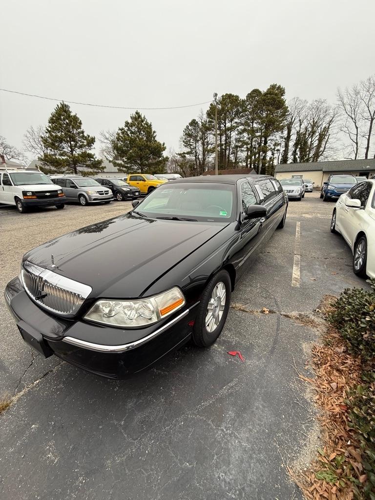Lincoln Town Car  2008