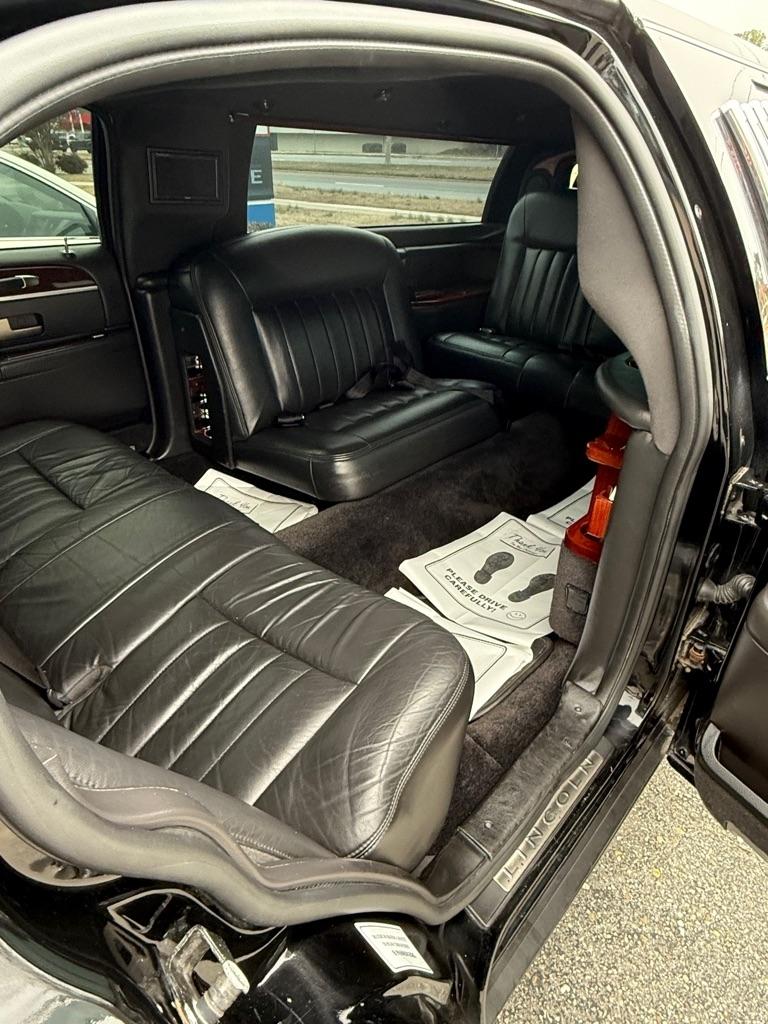 Lincoln Town Car  2008