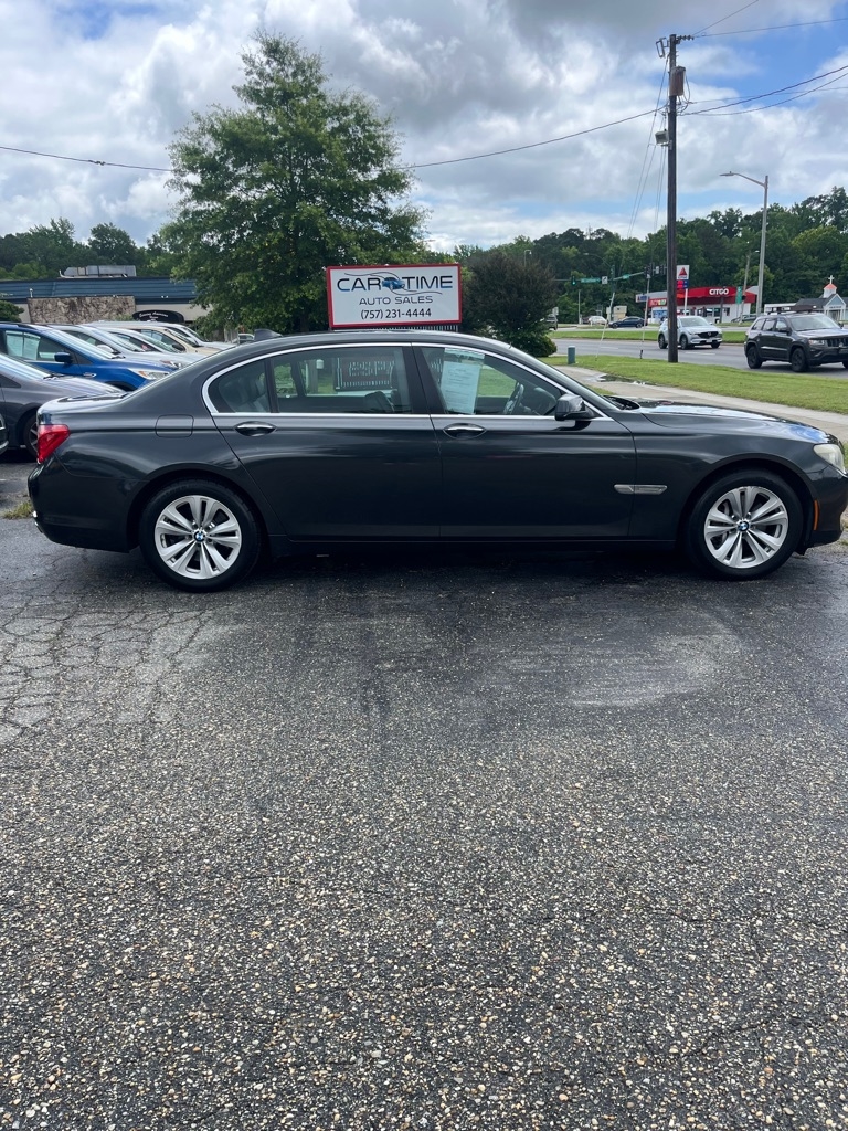 2011 BMW 7 Series 740i's photo
