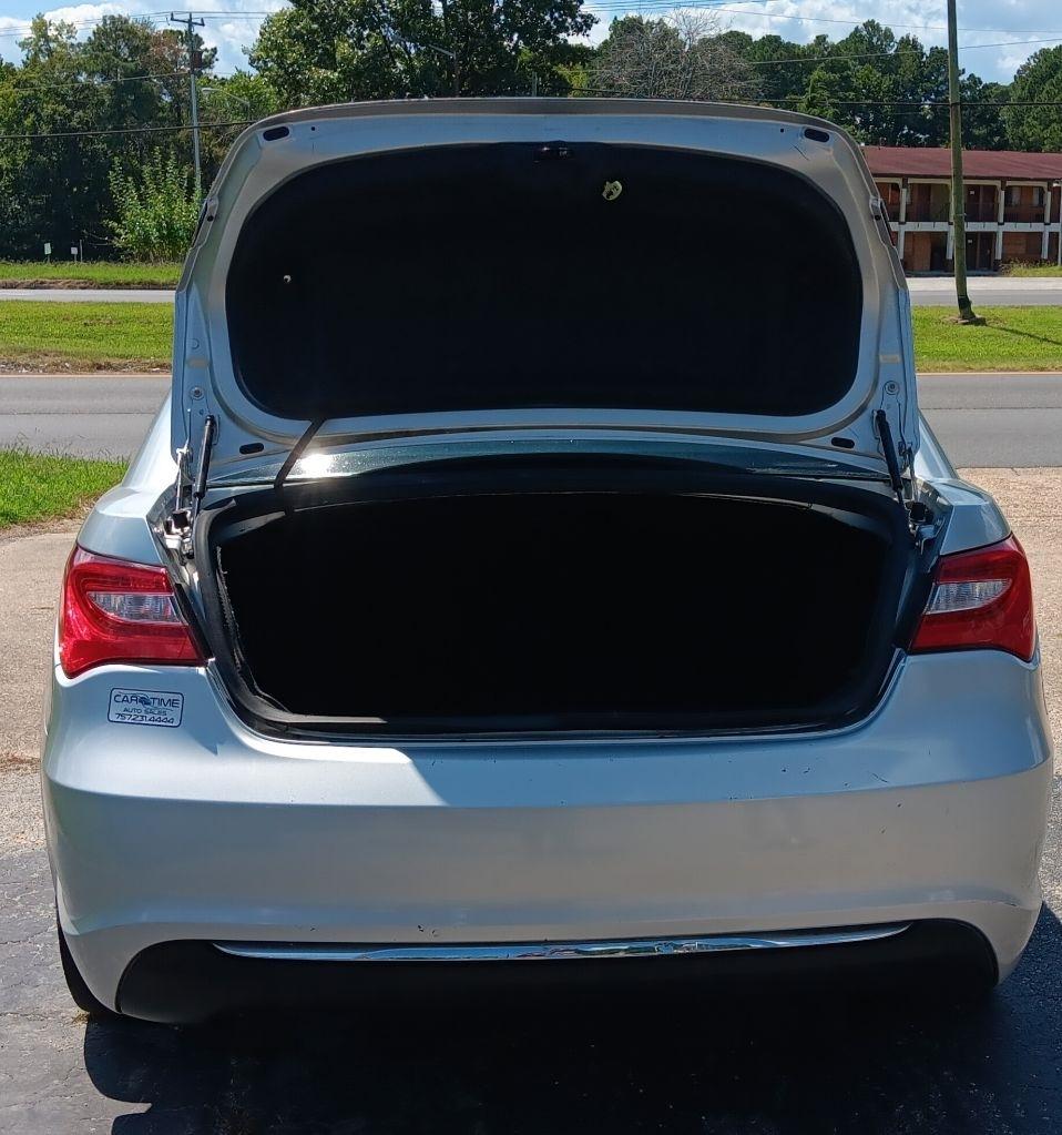 Chrysler 200  2012