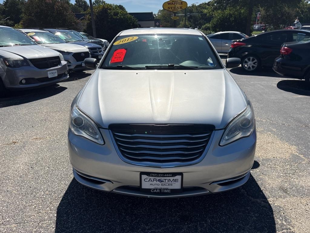 Chrysler 200  2012
