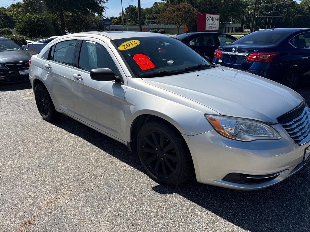 Chrysler 200  2012