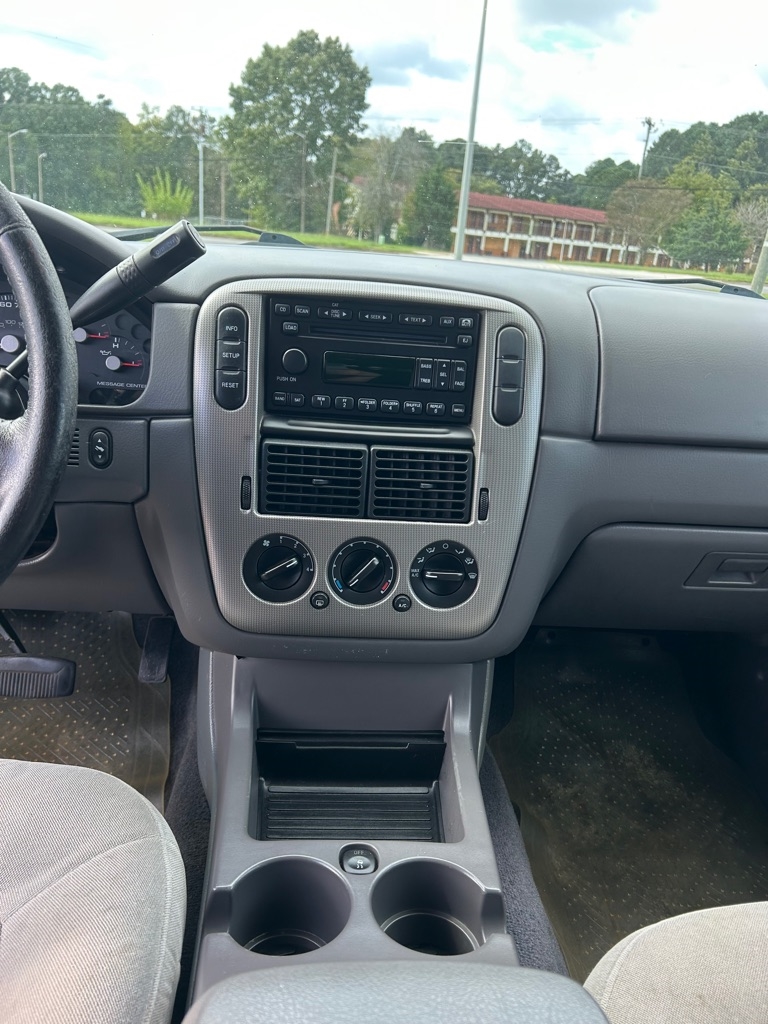 Ford Explorer  2005