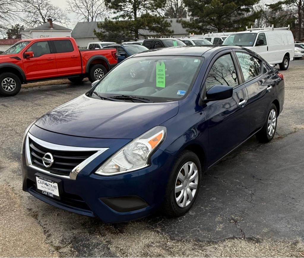 Nissan Versa  2019