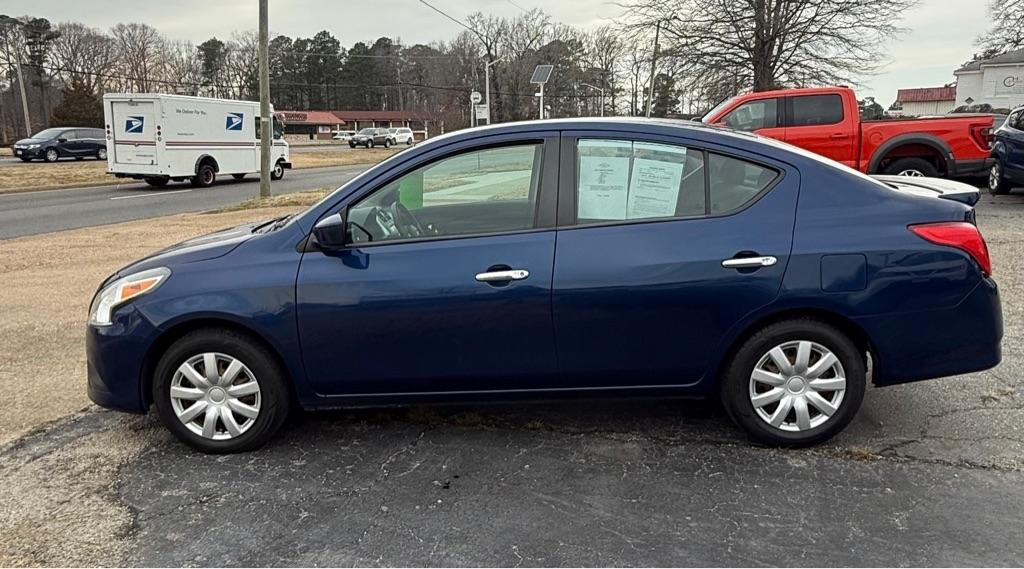 Nissan Versa  2019