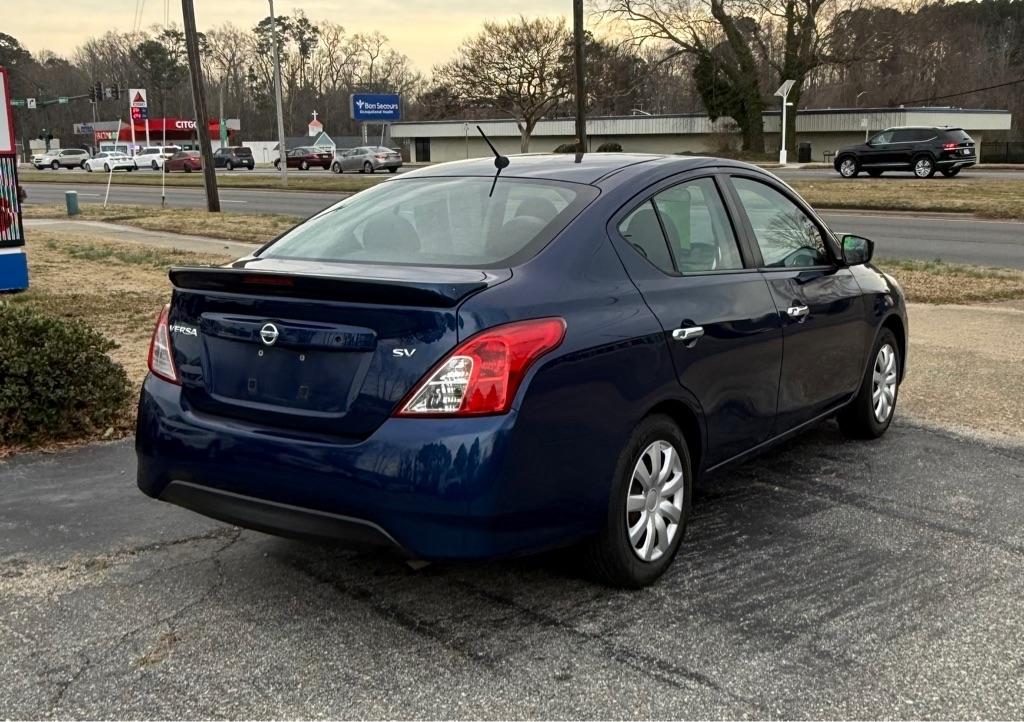 Nissan Versa  2019