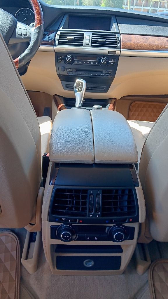 BMW X5  2011