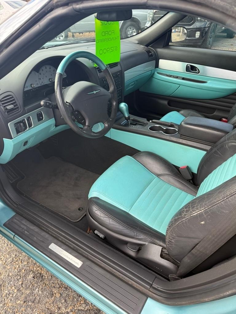 Ford Thunderbird  2002