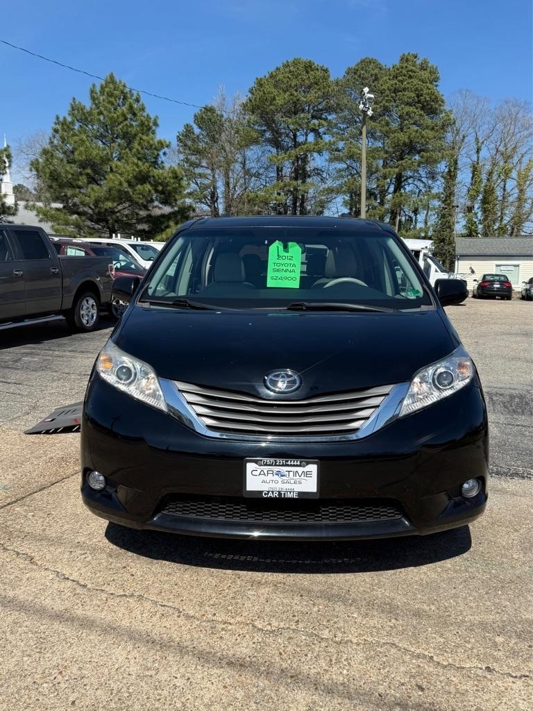 Toyota Sienna  2012