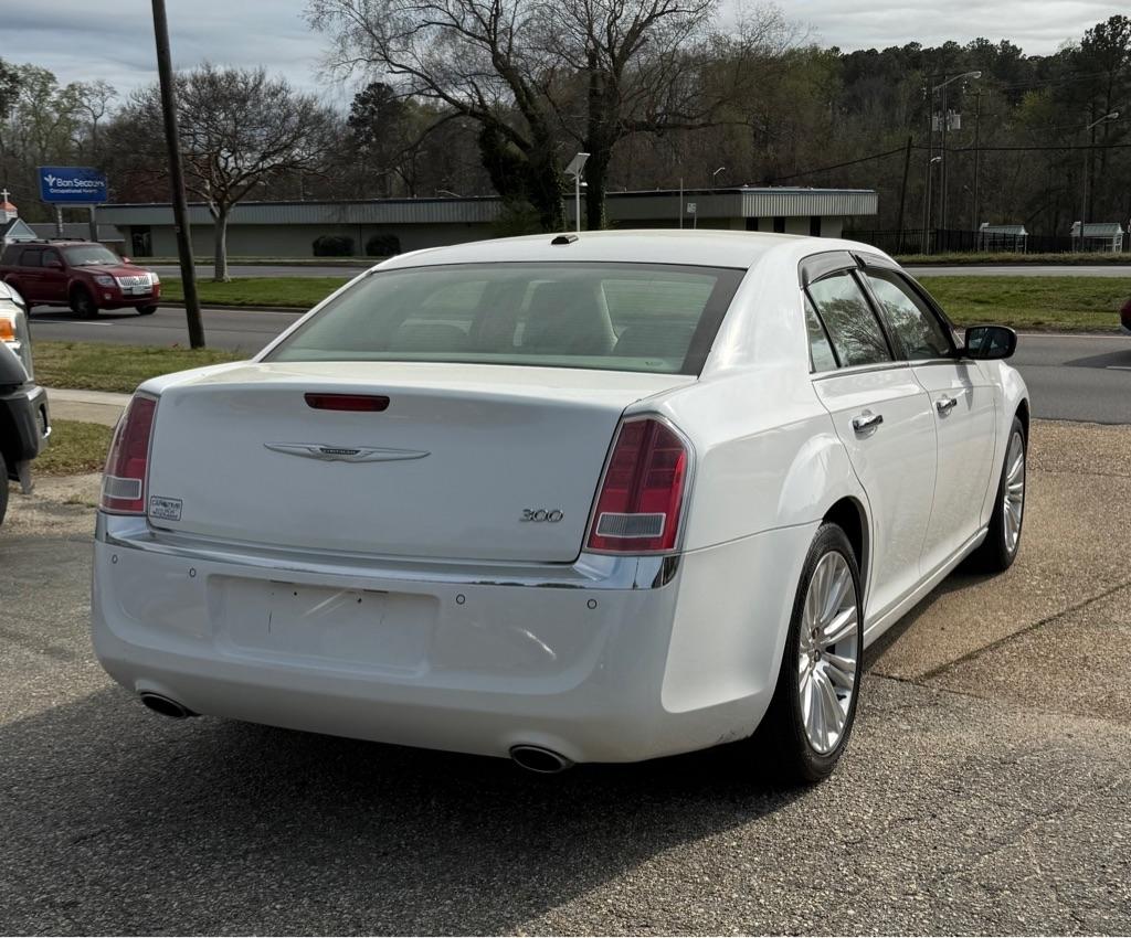 Chrysler 300  2011