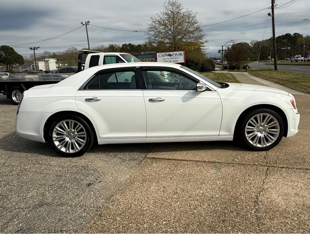 Chrysler 300  2011