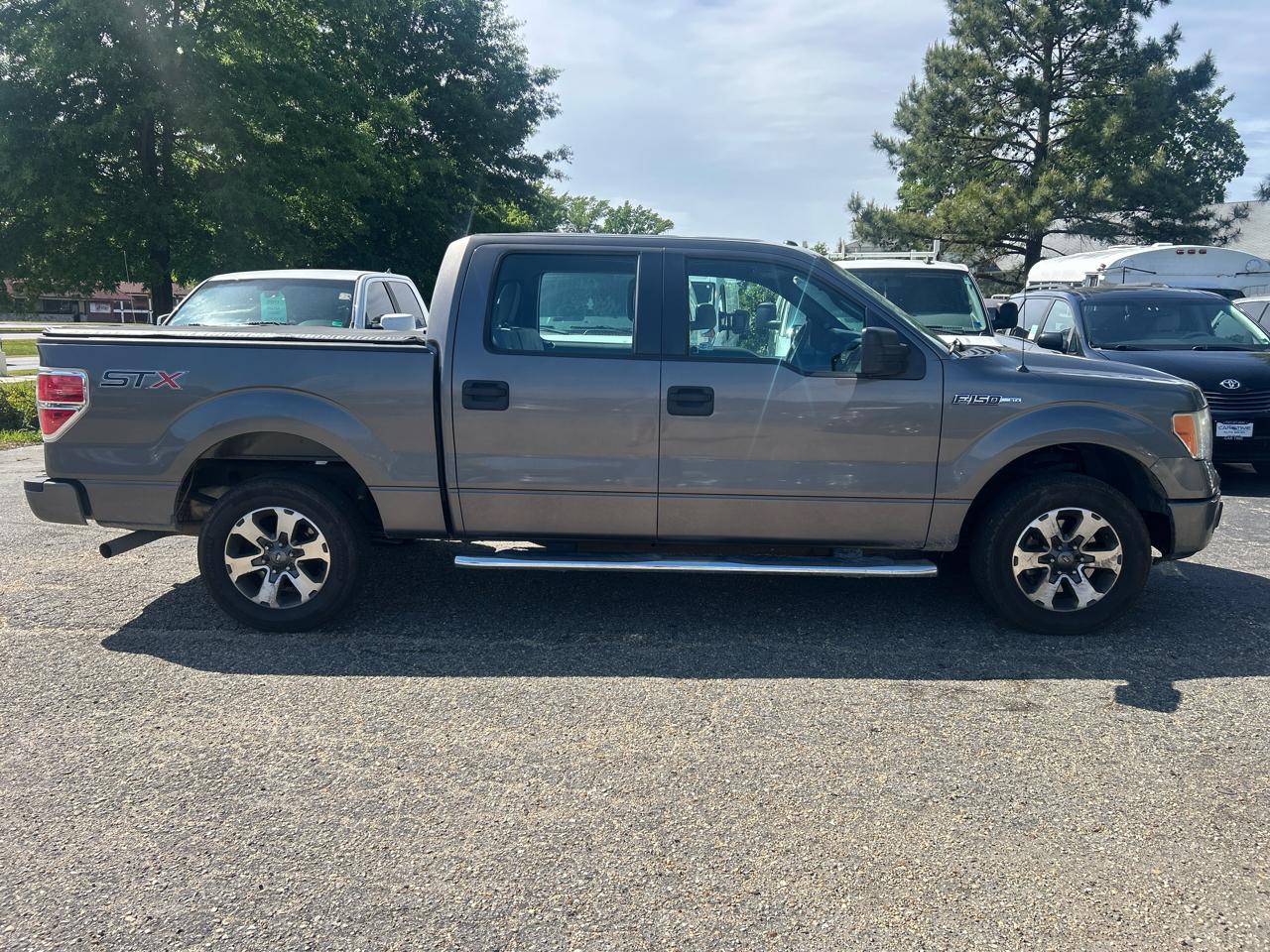 Ford F-150 2WD SuperCrew 145" STX 2014
