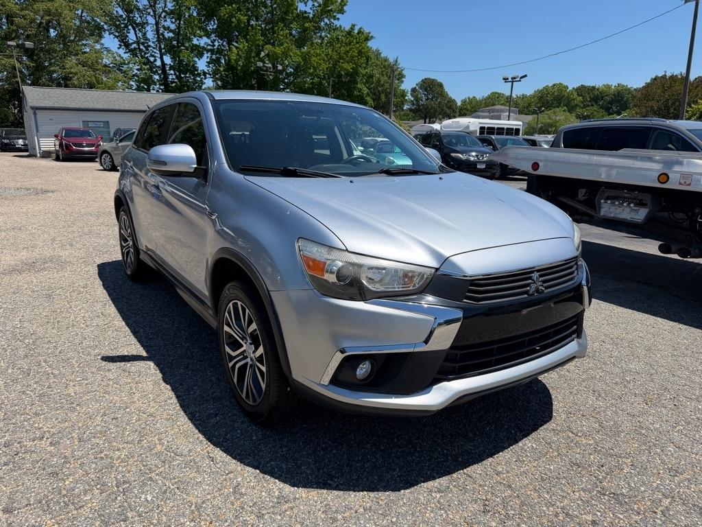 Mitsubishi Outlander Sport  2017