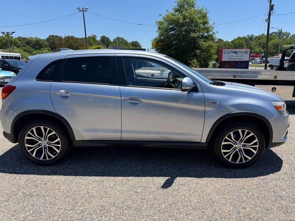 Mitsubishi Outlander Sport  2017