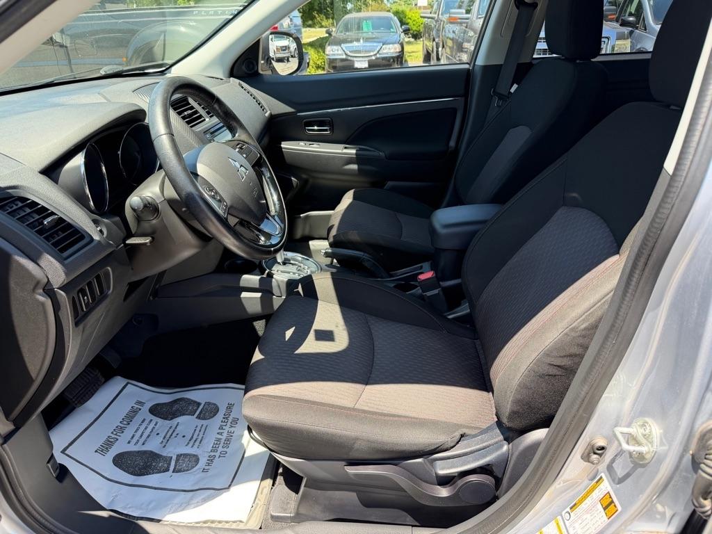 Mitsubishi Outlander Sport  2017