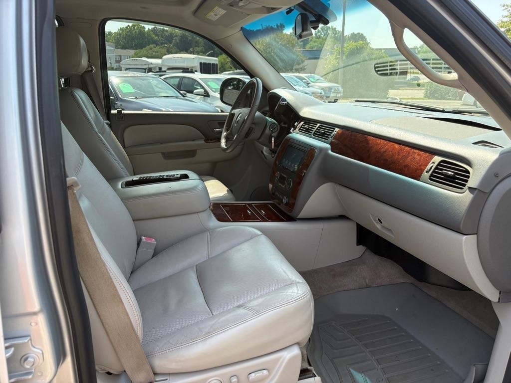 Chevrolet Tahoe  2010