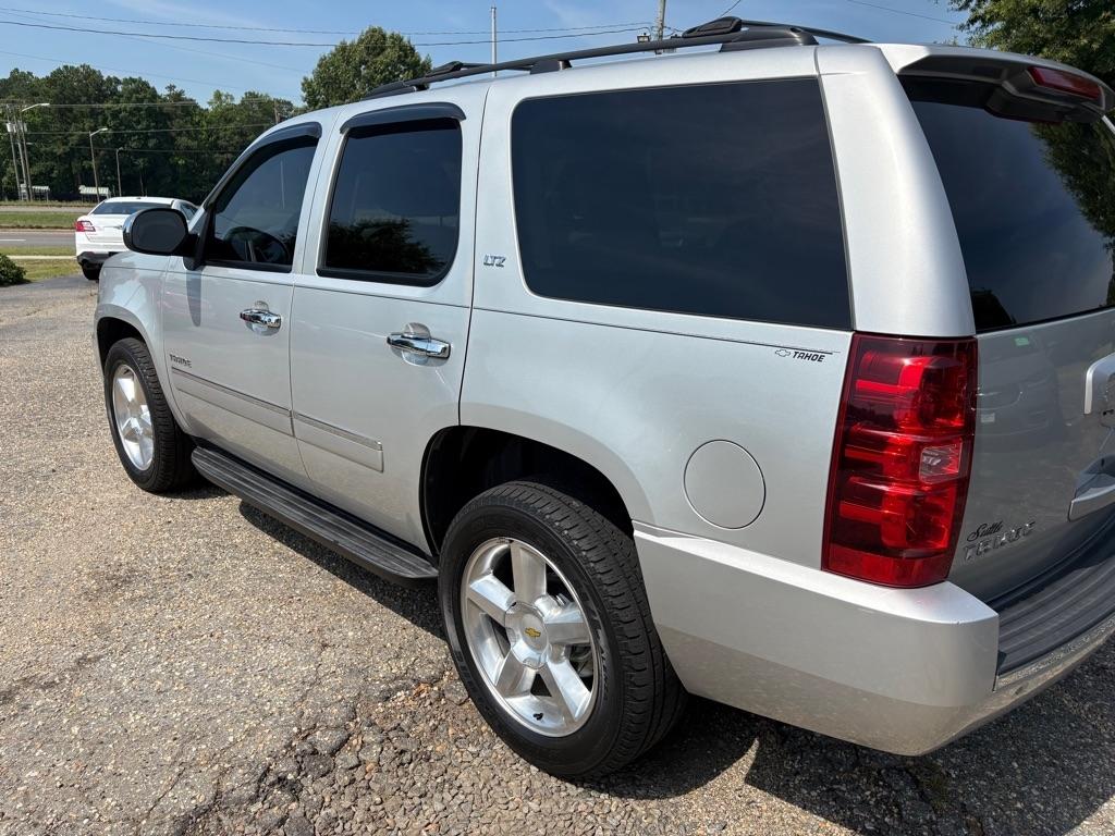 Chevrolet Tahoe  2010