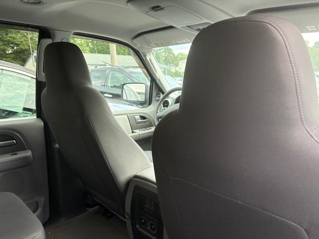 Ford Expedition  2004