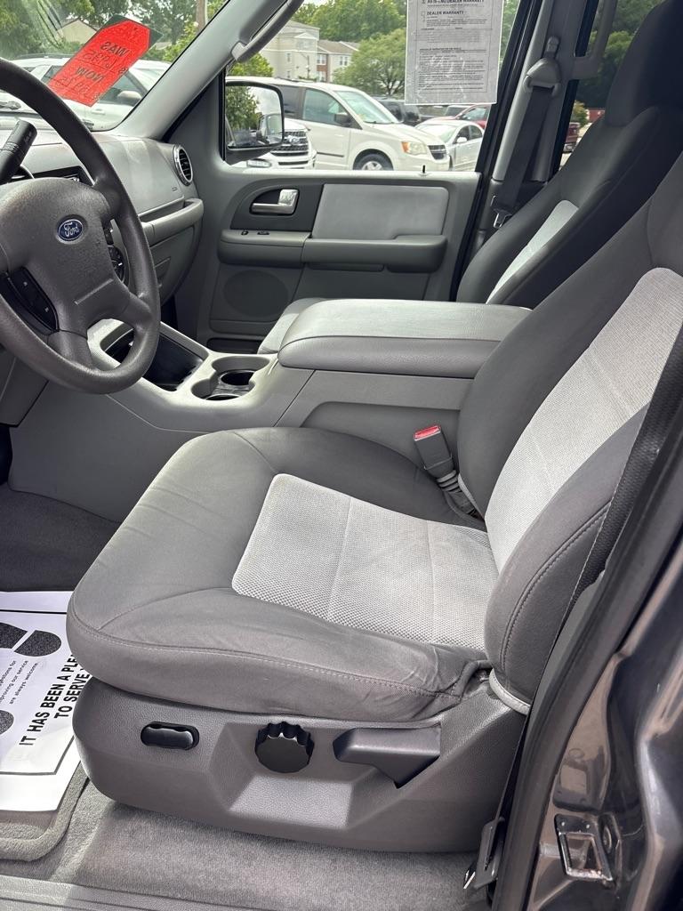 Ford Expedition  2004
