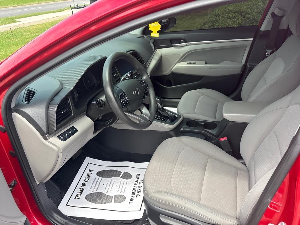 Hyundai Elantra  2020