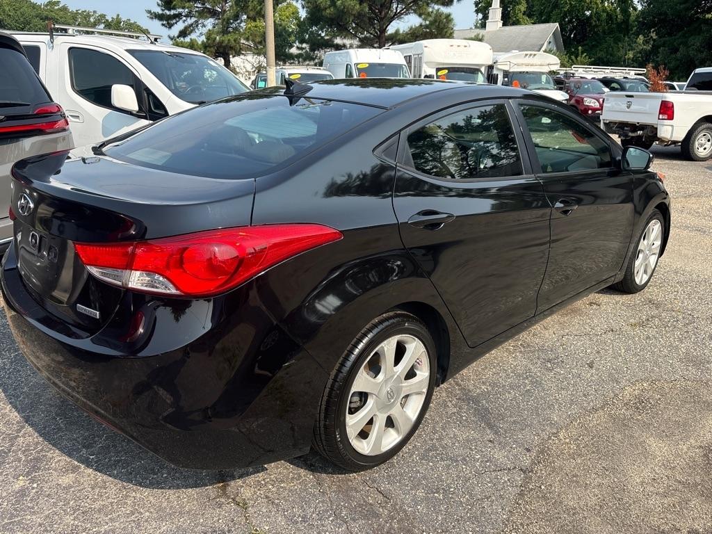 Hyundai Elantra  2013