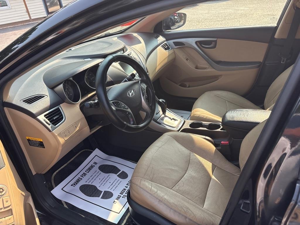 Hyundai Elantra  2013