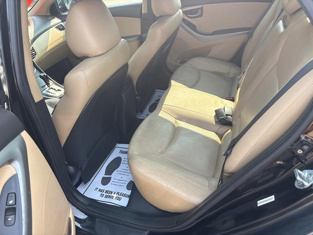 Hyundai Elantra  2013