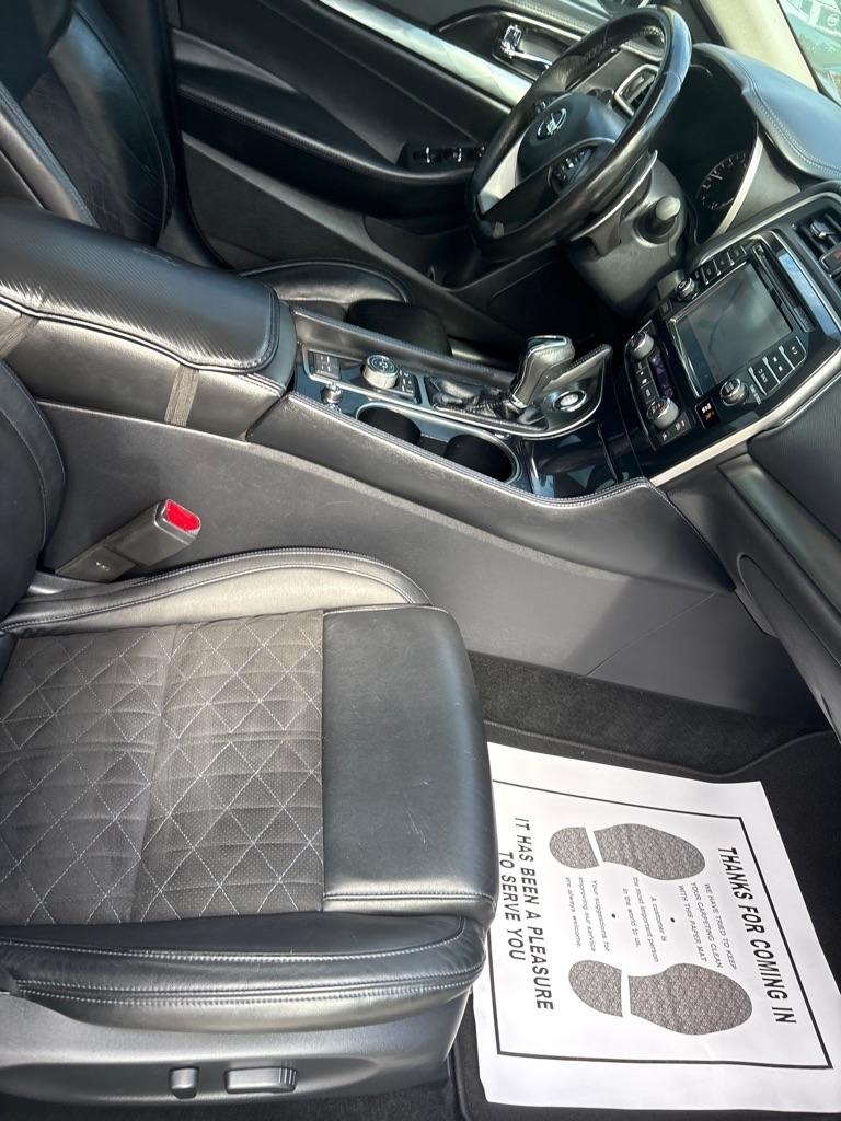 Nissan Maxima  2017