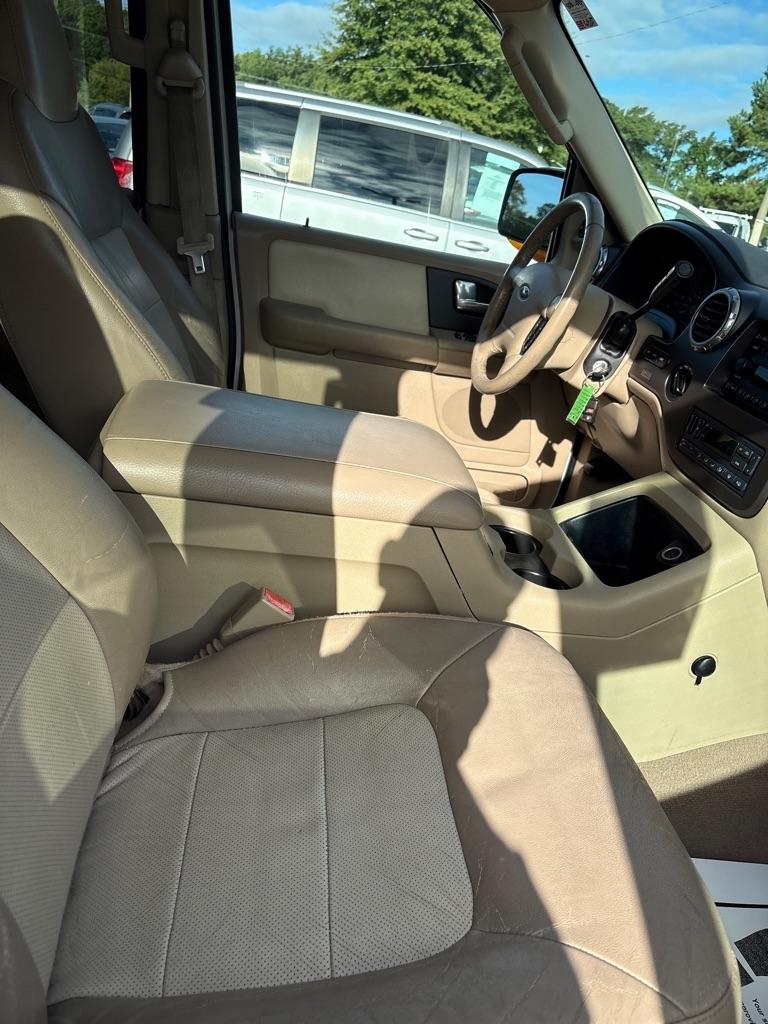 Ford Expedition  2004