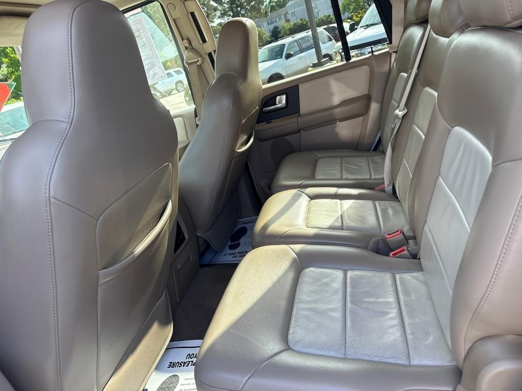 Ford Expedition  2004
