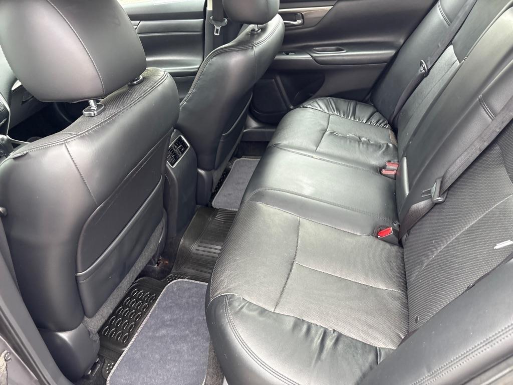Nissan Altima  2015