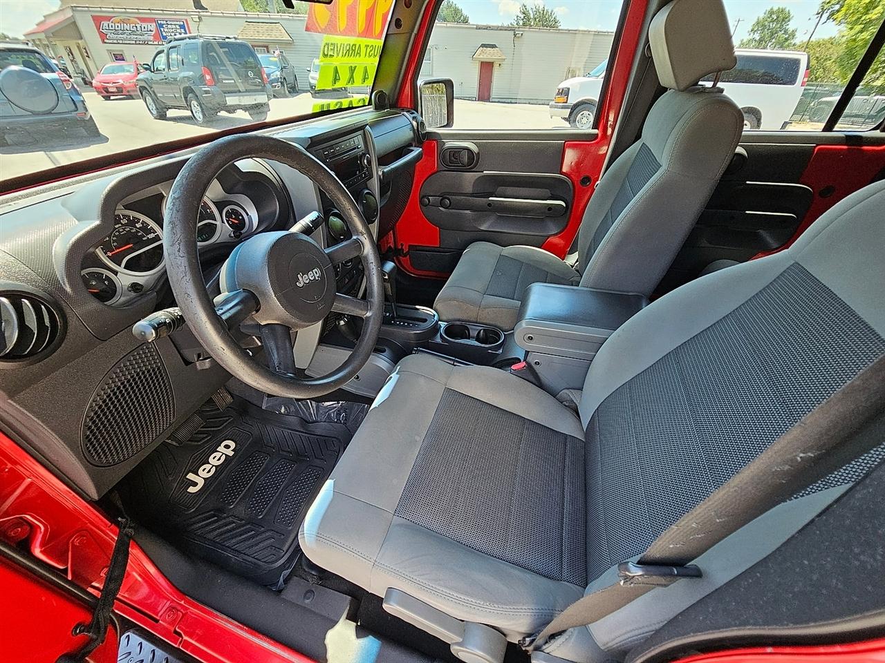 Jeep Wrangler Unlimited Sport 4WD 2010