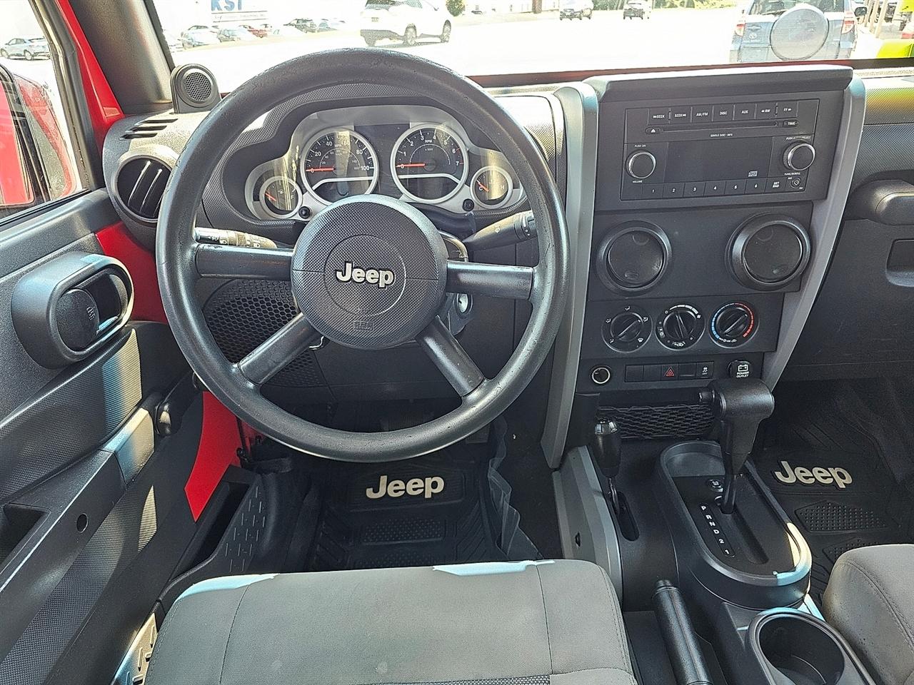 Jeep Wrangler Unlimited Sport 4WD 2010