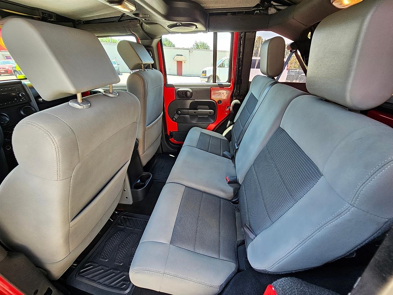 Jeep Wrangler Unlimited Sport 4WD 2010