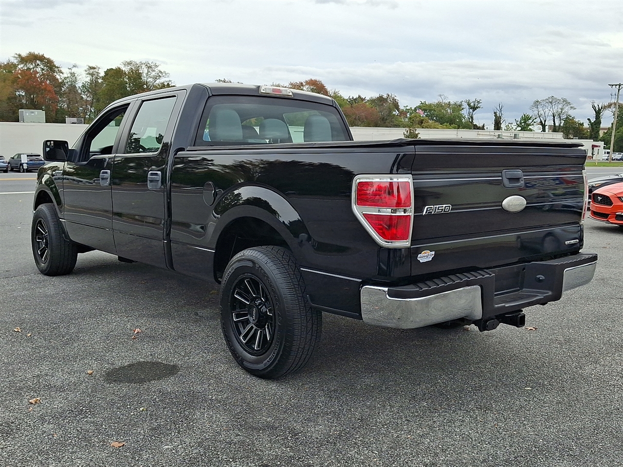 Ford F-150 XL SuperCrew 5.5-ft. Bed 2WD 2011 Ford F-150 XL SuperCrew 5.5-ft. Bed 2WD 2011