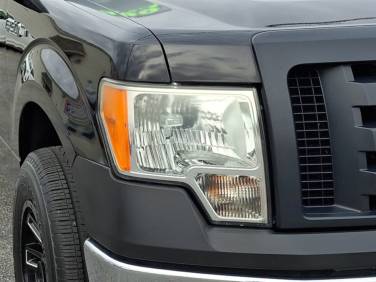 Ford F-150 XL SuperCrew 5.5-ft. Bed 2WD 2011 Ford F-150 XL SuperCrew 5.5-ft. Bed 2WD 2011