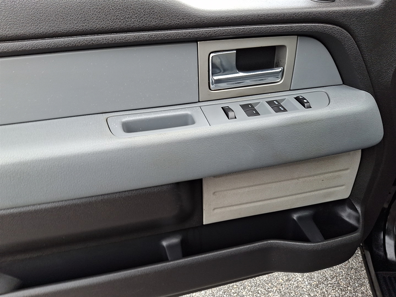 Ford F-150 XL SuperCrew 5.5-ft. Bed 2WD 2011 Ford F-150 XL SuperCrew 5.5-ft. Bed 2WD 2011