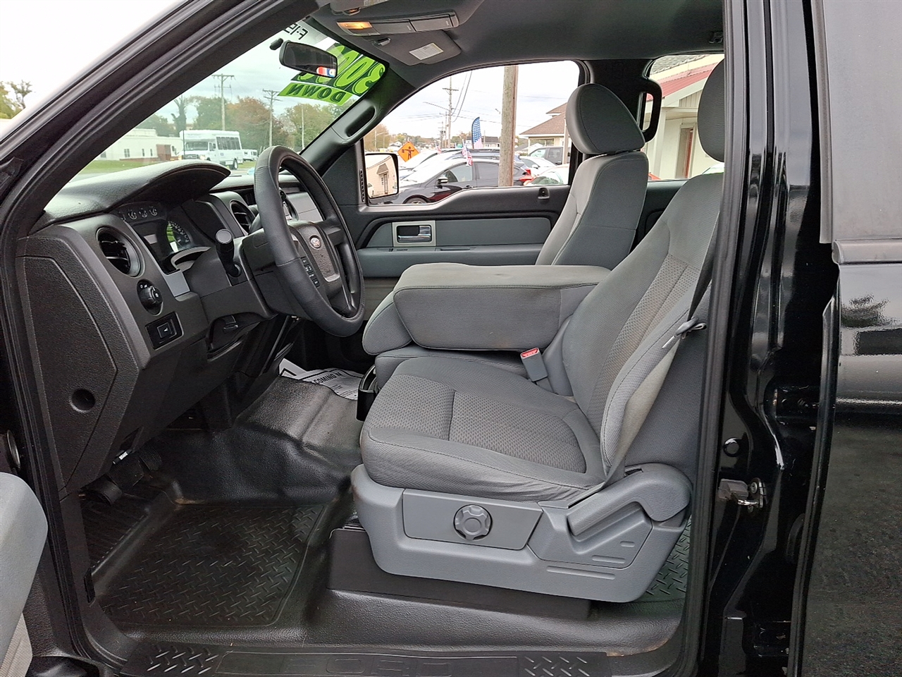 Ford F-150 XL SuperCrew 5.5-ft. Bed 2WD 2011 Ford F-150 XL SuperCrew 5.5-ft. Bed 2WD 2011