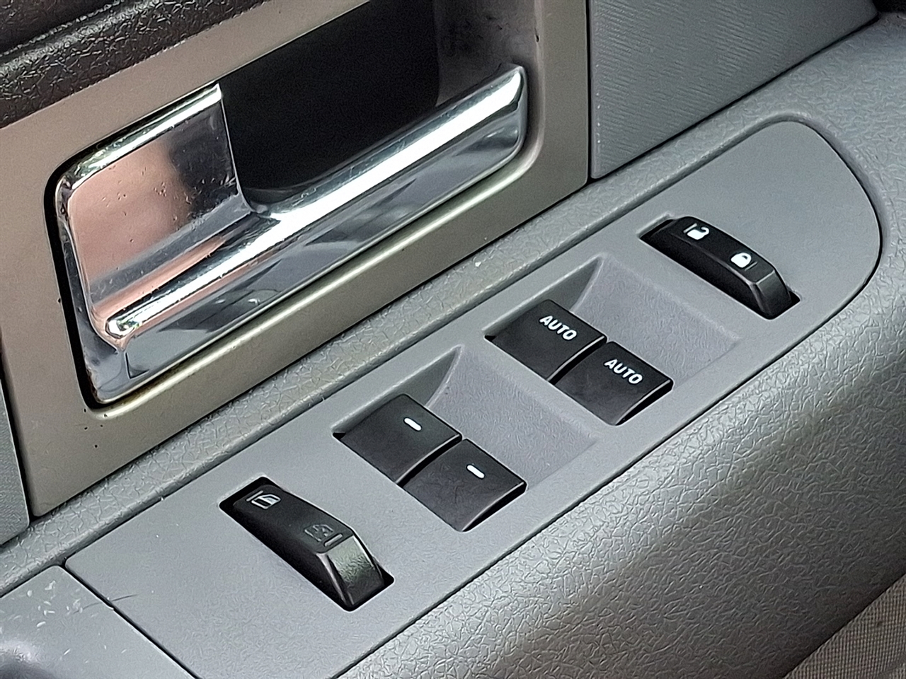 Ford F-150 XL SuperCrew 5.5-ft. Bed 2WD 2011 Ford F-150 XL SuperCrew 5.5-ft. Bed 2WD 2011