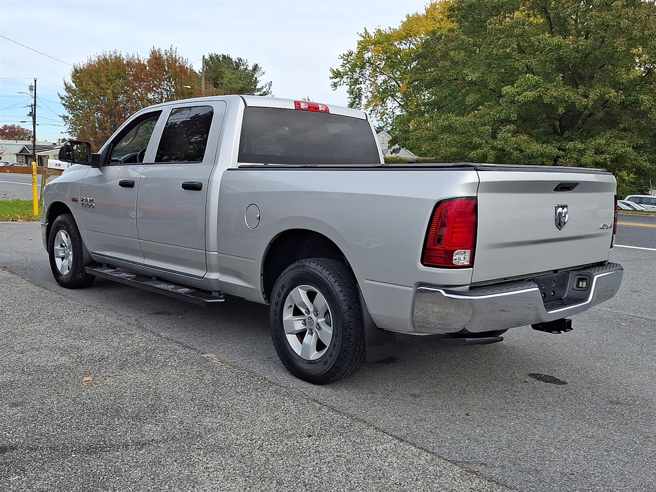 RAM 1500 Tradesman Crew Cab LWB 4WD 2015 RAM 1500 Tradesman Crew Cab LWB 4WD 2015