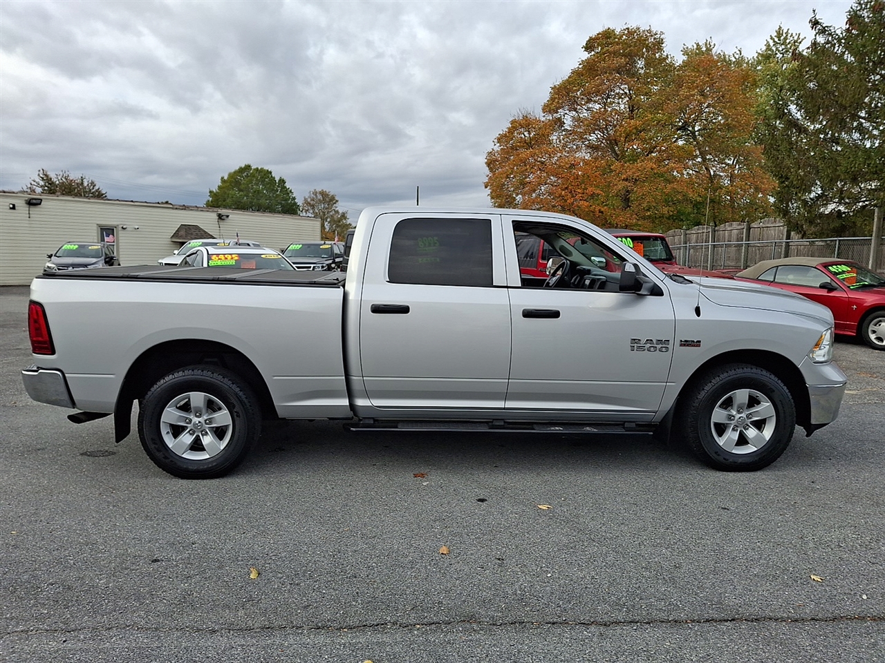 RAM 1500 Tradesman Crew Cab LWB 4WD 2015 RAM 1500 Tradesman Crew Cab LWB 4WD 2015