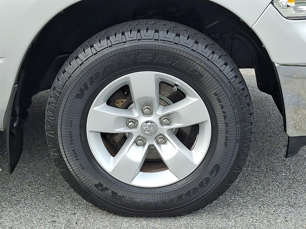 RAM 1500 Tradesman Crew Cab LWB 4WD 2015 RAM 1500 Tradesman Crew Cab LWB 4WD 2015