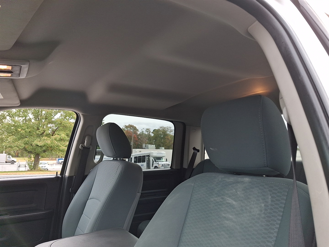 RAM 1500 Tradesman Crew Cab LWB 4WD 2015 RAM 1500 Tradesman Crew Cab LWB 4WD 2015