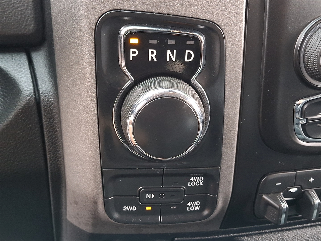 RAM 1500 Tradesman Crew Cab LWB 4WD 2015 RAM 1500 Tradesman Crew Cab LWB 4WD 2015