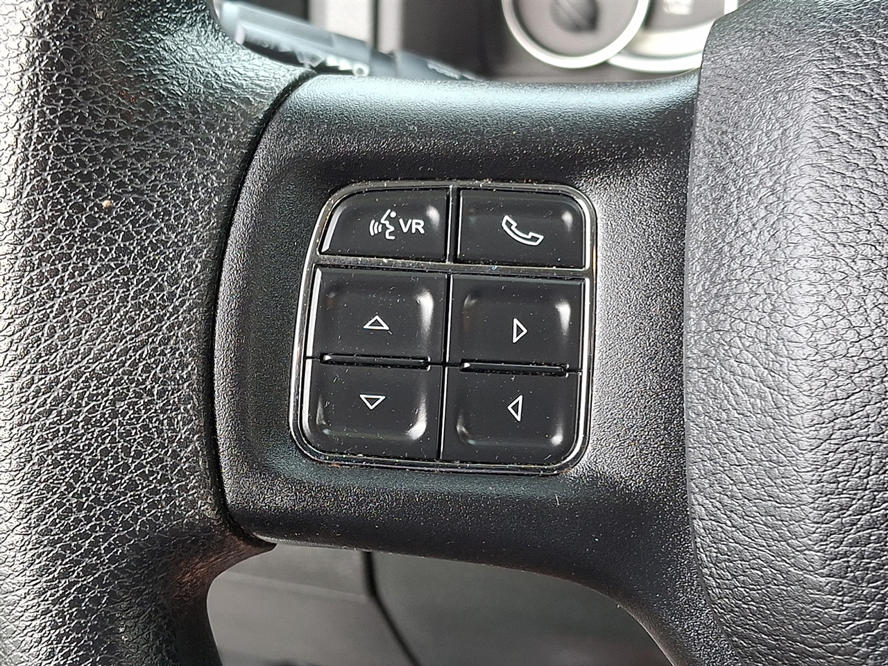 RAM 1500 Tradesman Crew Cab LWB 4WD 2015 RAM 1500 Tradesman Crew Cab LWB 4WD 2015