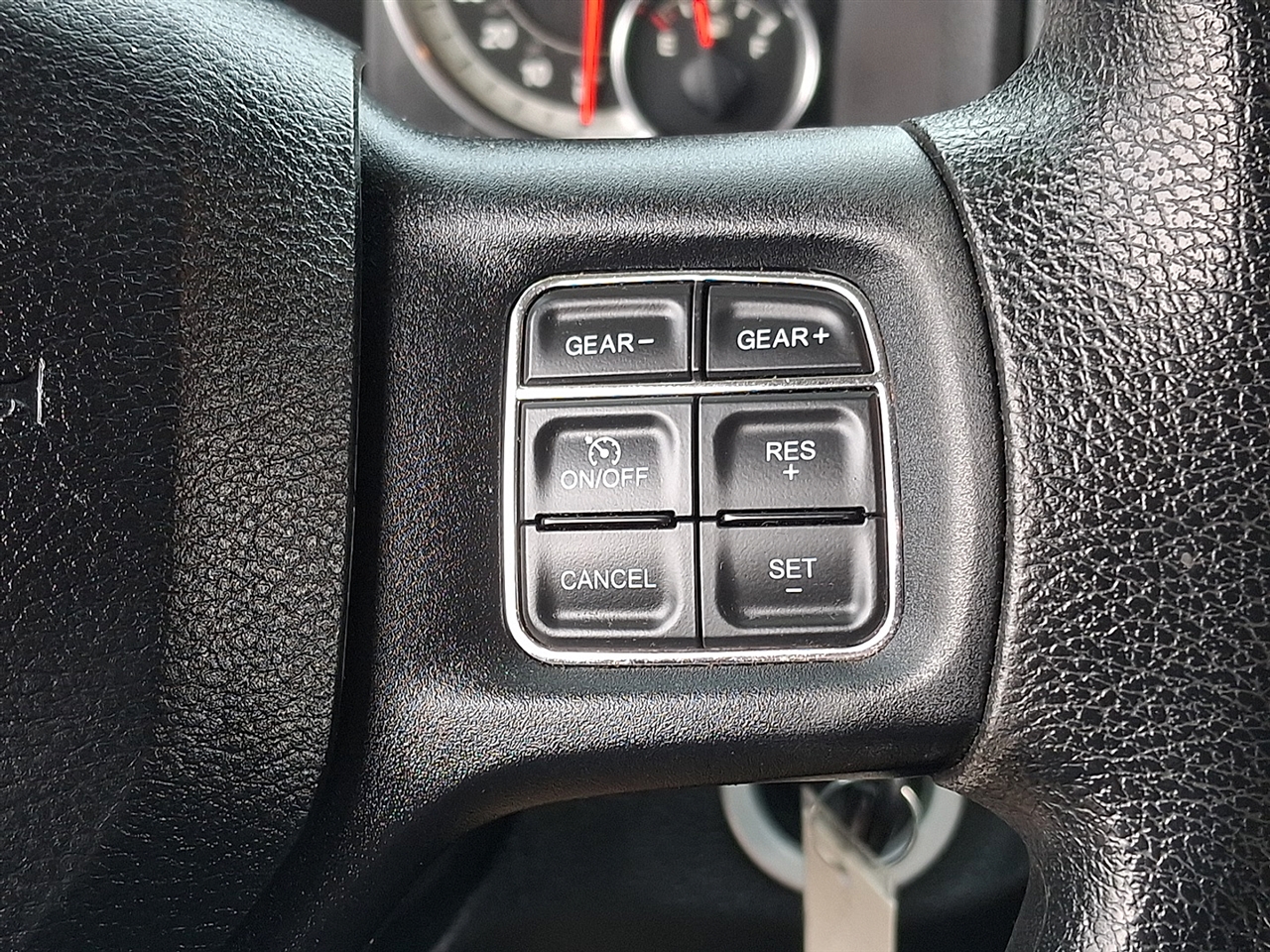 RAM 1500 Tradesman Crew Cab LWB 4WD 2015 RAM 1500 Tradesman Crew Cab LWB 4WD 2015